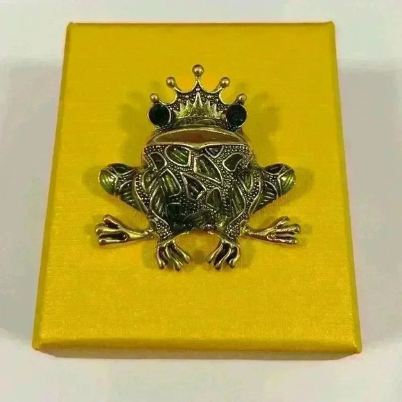 Prince Frog Brooch/Pin - Picture 1 of 2